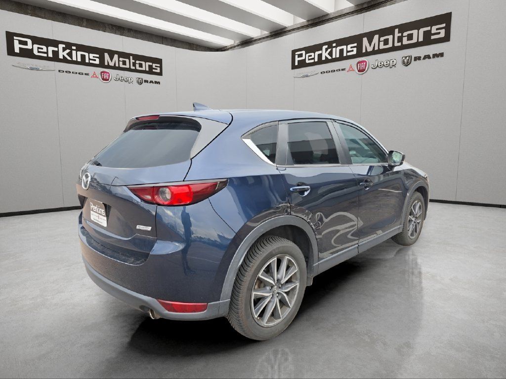 Used 2018 MAZDA CX-5 Touring w/ Preferred Equipment Package FWD image 5