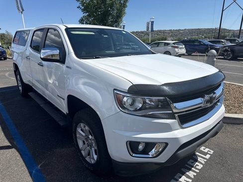 Used 2017 Chevrolet Colorado LT w/ Luxury Package, Chrome AWD/4WD image 4