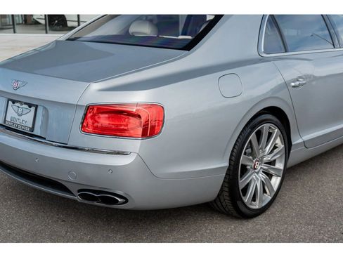 Used 2018 Bentley Flying Spur V8 image 13