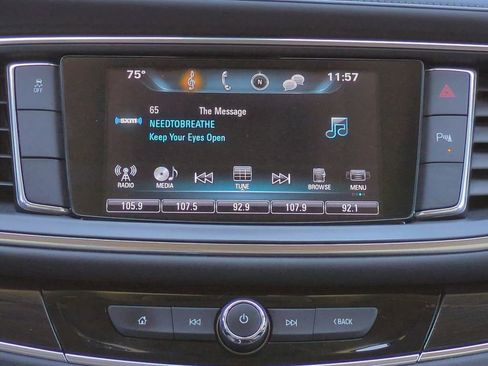 Used 2018 Buick Enclave Essence image 18