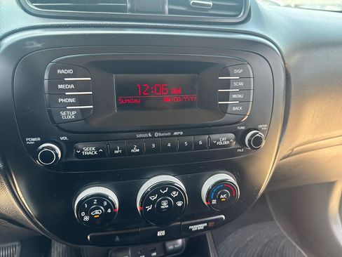 Used 2015 Kia Soul FWD image 14