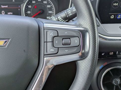 Used 2025 Chevrolet Blazer LT FWD image 25