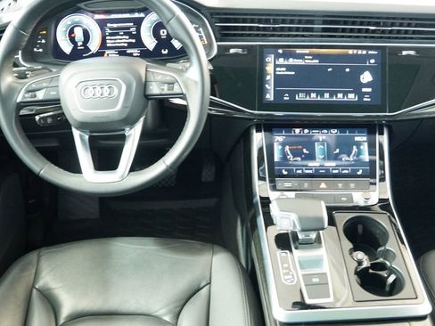 Used 2023 Audi Q7 2.0T Premium w/ Convenience Package image 11