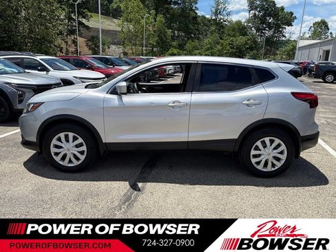 Used 2019 Nissan Rogue Sport S w/ Appearance Package AWD/4WD image 2