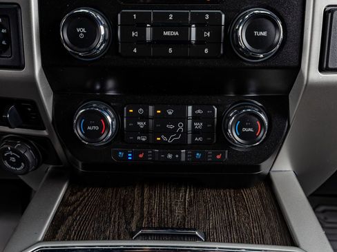 Used 2020 Ford F250 Lariat image 26