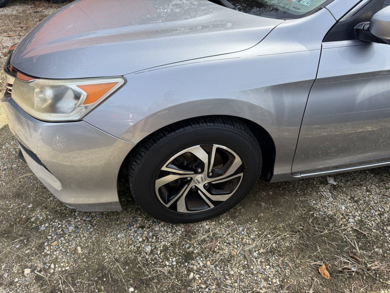 Used 2017 Honda Accord LX image 2