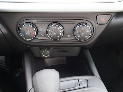 Used 2024 Chevrolet Trax RS w/ Driver Confidence Package image 34