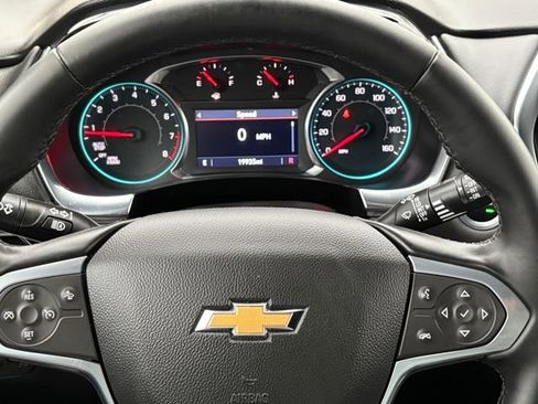 Used 2023 Chevrolet Traverse LT image 21
