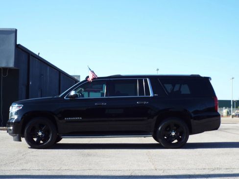 Used 2015 Chevrolet Suburban LTZ image 5