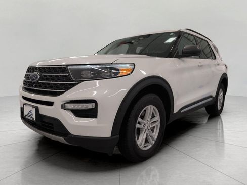 Used 2024 Ford Explorer XLT w/ Equipment Group 202A AWD/4WD image 13