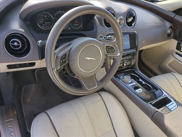 Used 2014 Jaguar XJ L Portfolio RWD image 10