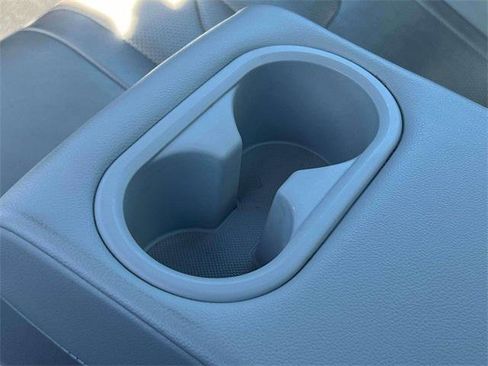 Used 2023 Hyundai Elantra Limited image 11