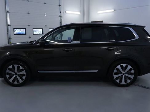 Used 2021 Kia Telluride EX w/ EX Premium Package image 4