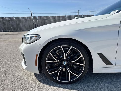 Used 2021 BMW 530i w/ M Sport Package image 18