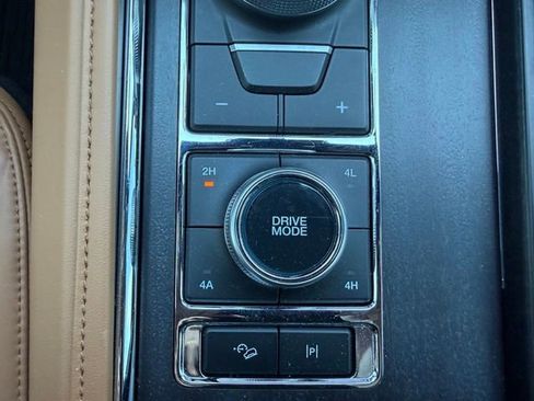 Used 2024 Ford Expedition Platinum AWD/4WD image 28