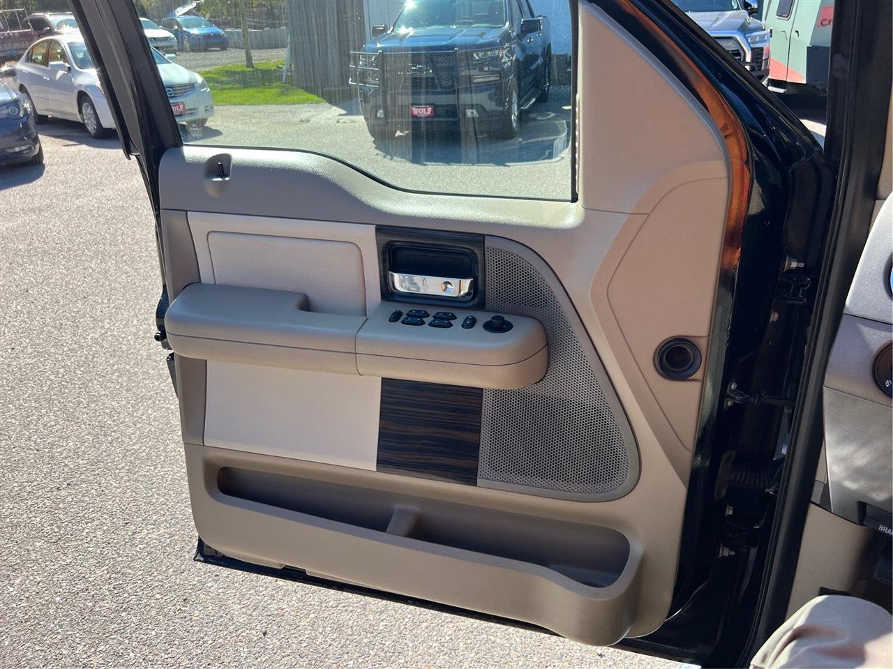 Used 2008 Lincoln Mark LT 4x4 image 20