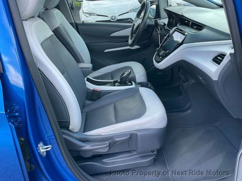 Used 2017 Chevrolet Bolt Premier w/ Driver Confidence II Package FWD image 10