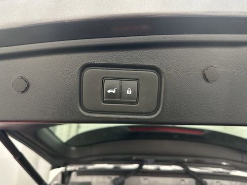 Used 2025 Nissan Pathfinder Rock Creek AWD/4WD image 38