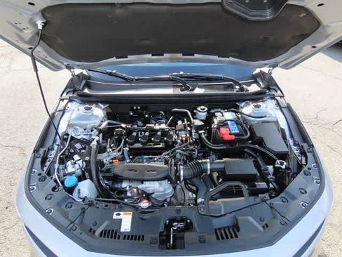 Certified 2025 Honda Accord SE image 9