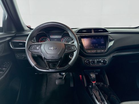 Used 2021 Chevrolet TrailBlazer RS w/ Technology Package image 26