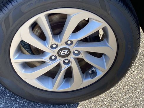 Used 2017 Hyundai Tucson SE w/ SE Popular Package 02 AWD/4WD image 27