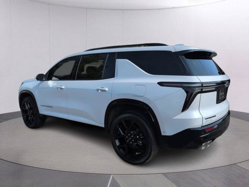 Certified 2026 Chevrolet Traverse RS w/ LPO, Floor Liner Package FWD image 5