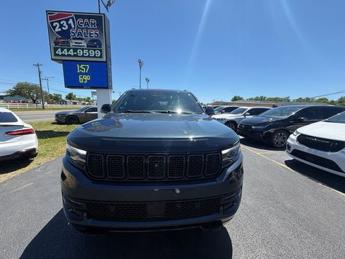 Used 2023 Jeep Wagoneer Series II w/ Convenience Group I AWD/4WD image 9