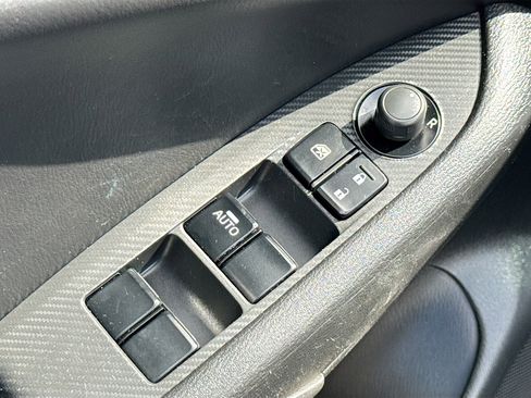 Used 2019 MAZDA CX-3 Touring FWD image 8
