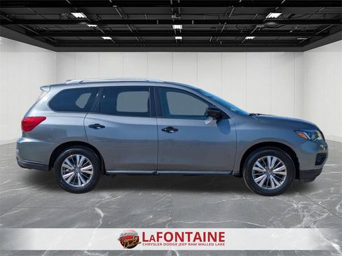 Used 2019 Nissan Pathfinder SL image 5