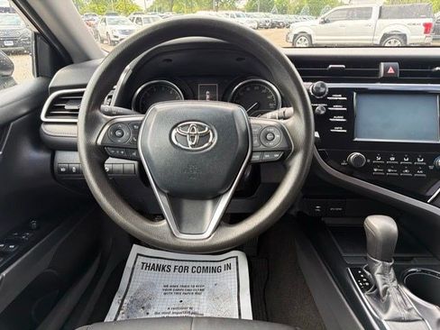 Used 2018 Toyota Camry LE FWD image 23