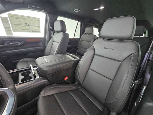 New 2026 GMC Yukon Denali image 23