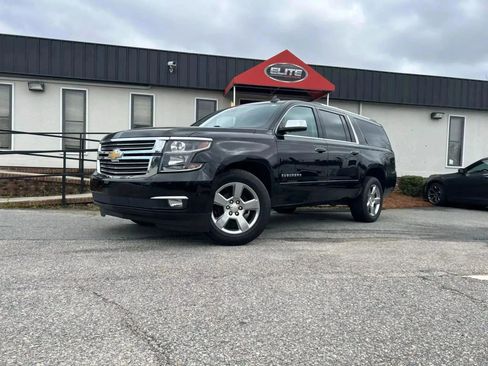 Used 2020 Chevrolet Suburban Premier image 3