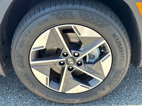 Certified 2025 Hyundai Tucson SEL FWD image 12