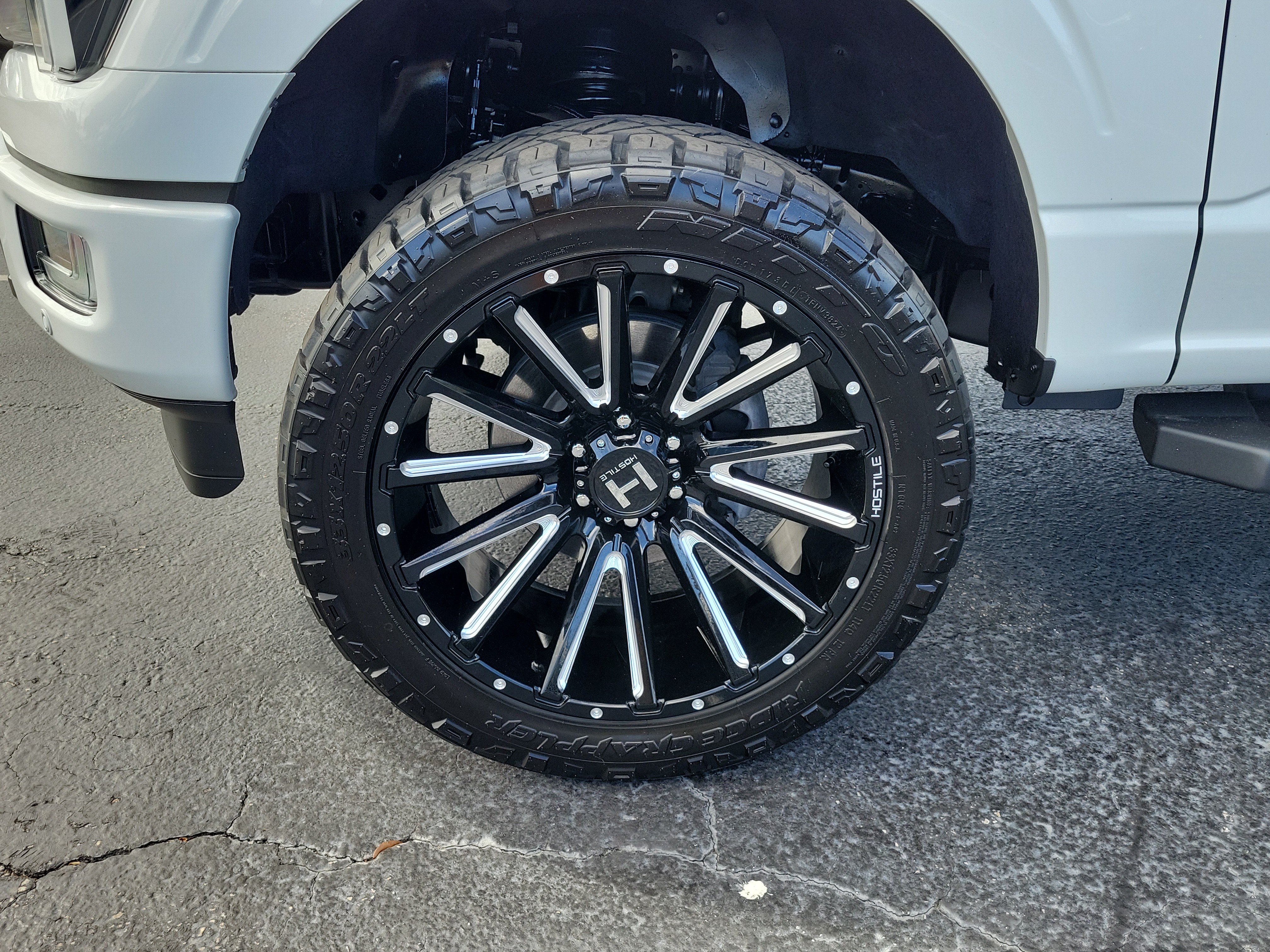 Used 2024 Ford F150 Lariat AWD/4WD image 5
