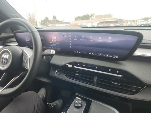 Used 2025 Buick Enclave Preferred image 11