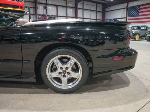 Used 2001 Pontiac Firebird Trans Am RWD image 5