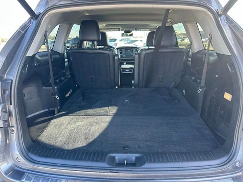 Used 2017 Toyota Highlander Limited image 32
