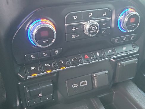 Used 2020 GMC Sierra 1500 SLT w/ SLT Premium Plus Package image 11