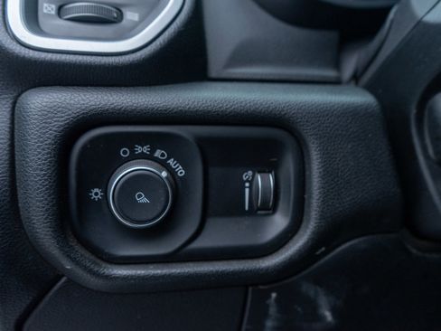 Used 2021 RAM 2500 Big Horn image 15