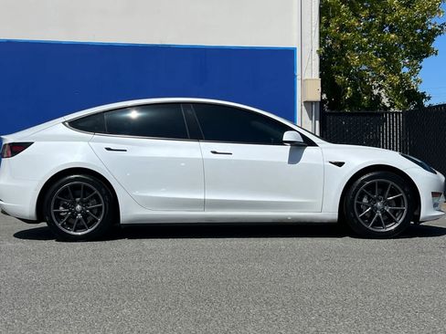 Used 2021 Tesla Model 3 Standard Range Plus RWD image 2
