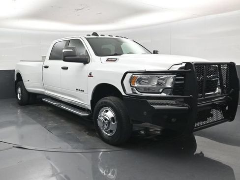 Used 2024 RAM 3500 Big Horn AWD/4WD image 1
