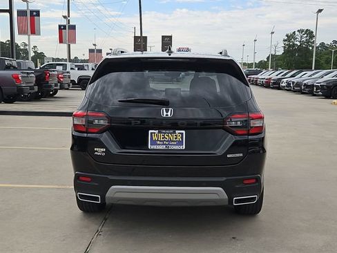 Used 2025 Honda Pilot Touring image 6