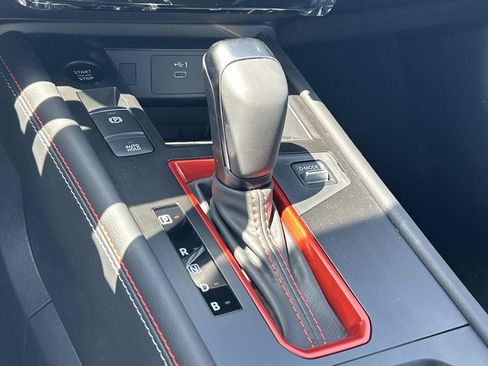 New 2026 Nissan Kicks SR w/ SR Premium Package FWD image 32