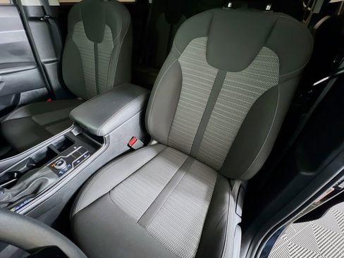 Used 2023 Kia Sorento LX image 19