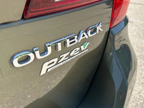 Used 2016 Subaru Outback 2.5i Limited AWD/4WD image 21