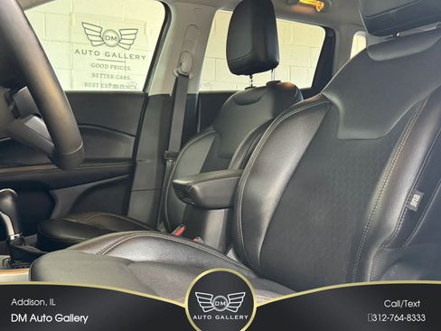 Used 2019 Jeep Compass Latitude w/ Cold Weather Group AWD/4WD image 16