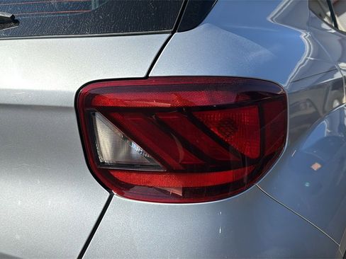 Used 2021 Hyundai Venue SEL image 8