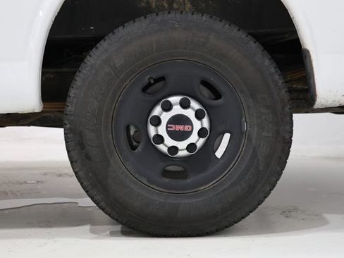 Used 2015 GMC Savana 2500 RWD image 10