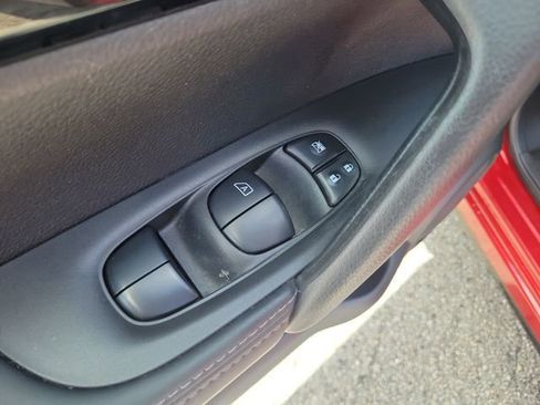 Used 2019 Nissan Rogue Sport SV w/ All-Weather Package AWD/4WD image 17