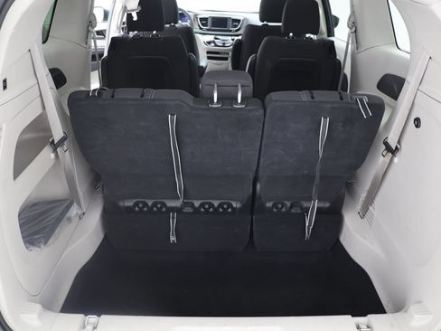 Used 2023 Chrysler Voyager LX FWD image 25